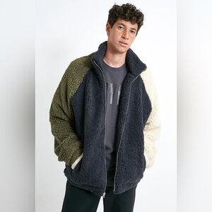 Men’s Urban Outfitters Black Color Block Sherpa Jacket Size medium